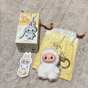 White pin for Love mini labubu